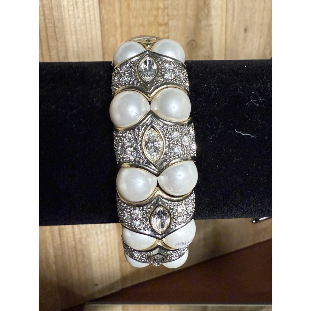 Vintage costume Jewelry Pearl & Crystal Stunning Bracelet –Grandmacore chic - Picture 2 of 6